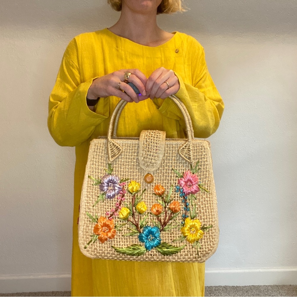 Vintage Floral Embroidered Tote Bag - Picture 9 of 9